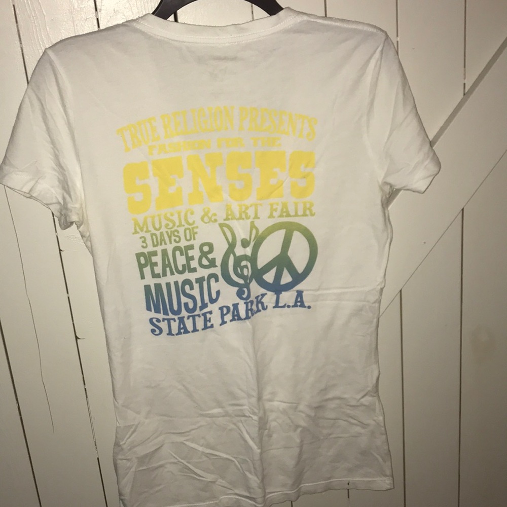 True religion Vneck shirt size medium